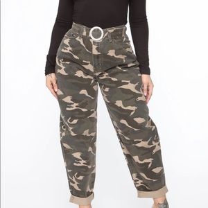 Camouflage Crop Jeans With Belt Size 1